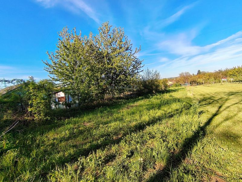 Vaša oáza pokoja v Branči- 723m2 v rekreačnej oblasti. Branč, okr.NR.