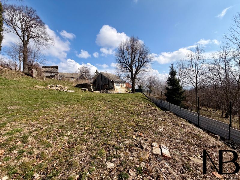 Na predaj slnečný pozemok, 1066 m², rodinný dom (LV),  Lubina - Pozemky na bývanie v Lubine, Lubina, s vidieckymi domami a hustou prírodou.