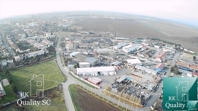 SENEC - NA PREDAJ stavebný pozemok pre šport a rekreáciu aj pre develo - Letecký pohľad na Senec pri Slnečných jazerách SEVER, ukazuje pozemky na bývanie.