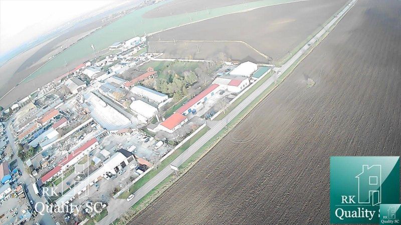 SENEC - NA PREDAJ stavebný pozemok pre šport a rekreáciu aj pre develo - Letecký pohľad na priemyselnú oblasť v Senci blízko Slnečných jazier SEVER.