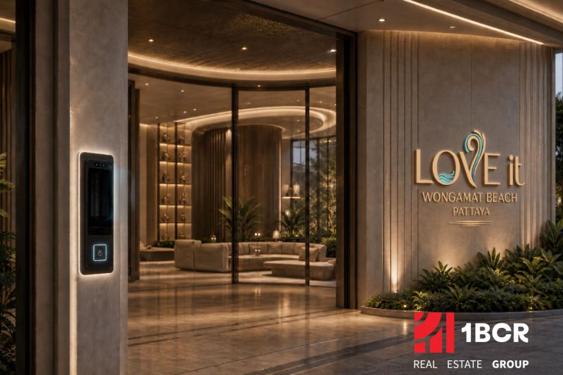 LOVE IT WONGAMAT BEACH PATTAYA - Štýlové foyer vo výstavbe bytov s podlahou s dreveným dekorom a prírodnými prvkami.