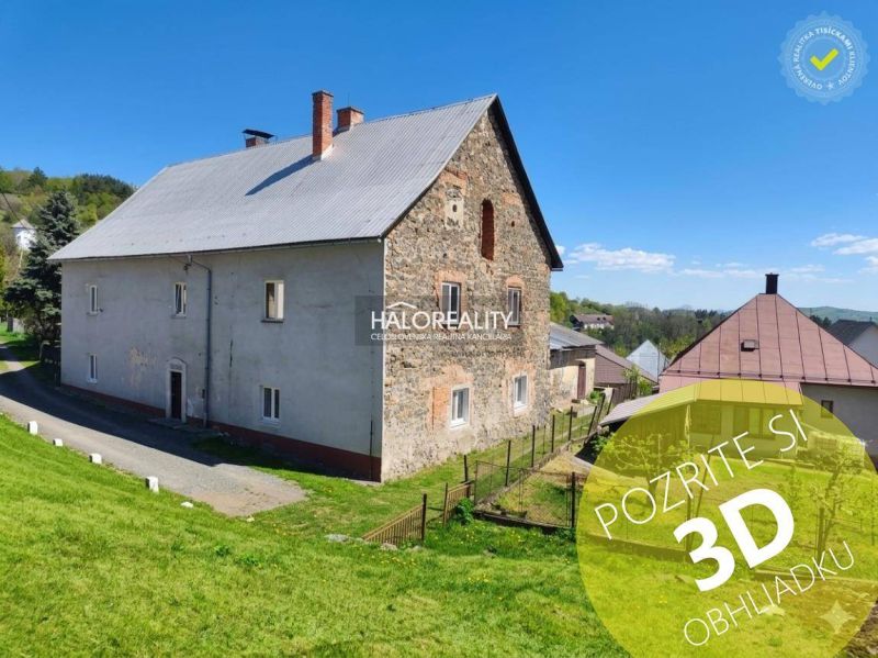 Predaj, trojizbový byt Štiavnické Bane - EXKLUZÍVNE ... - Kamenný dom so šedou strechou a záhradou v Štiavnických Baniach.