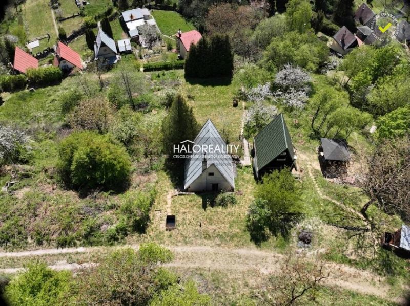 Predaj, chata Chyžné - EXKLUZÍVNE HALO REALITY - Chata v Chyžnom so záhradou a okolitou zeleňou v prírodnom prostredí.