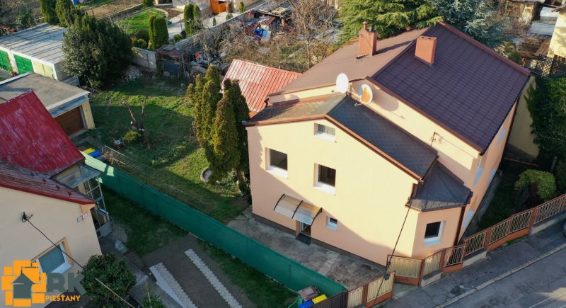 Predaj rodinného domu Piešťany - Rodinný dom na Mlynskej ulici v Piešťanoch s dvorom a záhradou.