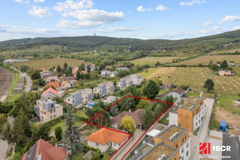 5 IZB.ROD.DOM S UNIKÁTNYM POZEMKOM - JURSKÁ, NOVÉ MESTO - Rodinný dom na Jurskej ulici v Bratislave - Novom Meste, blízko zelenej prírody.