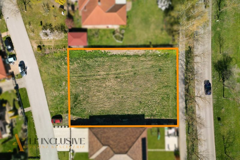 Na predaj 1046 m² stavebný pozemok, Malé Dvorníky - Letecký pohľad na pozemok na predaj v Malých Dvorníkoch.