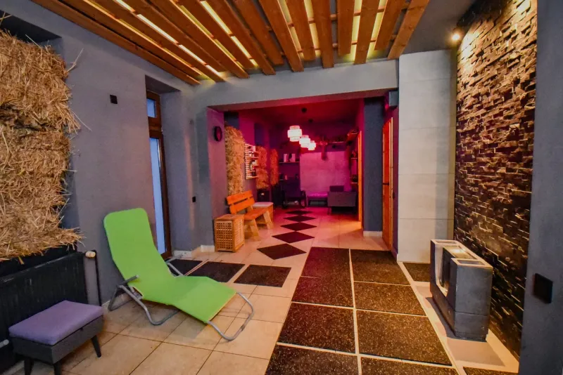 I Dom s wellness, bazénom a hotovým biznis potenciálom - 26.webp