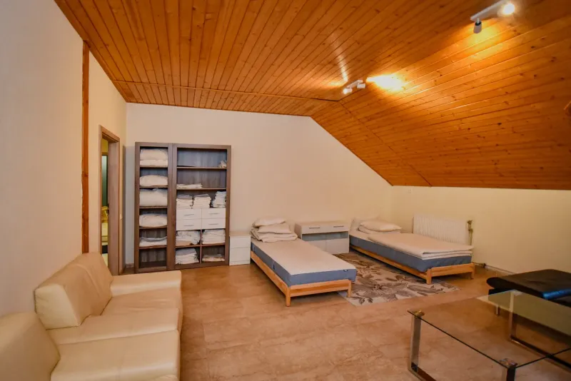 I Dom s wellness, bazénom a hotovým biznis potenciálom - 12.webp