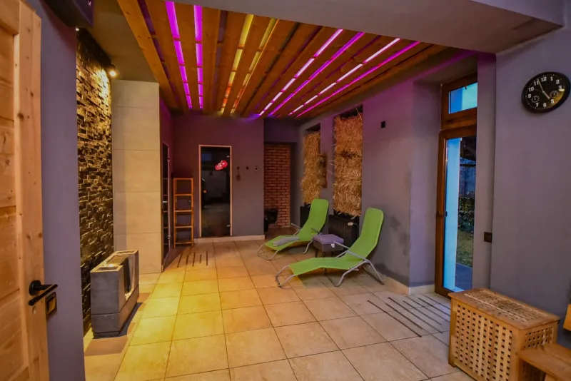 I Dom s wellness, bazénom a hotovým biznis potenciálom - 22.webp