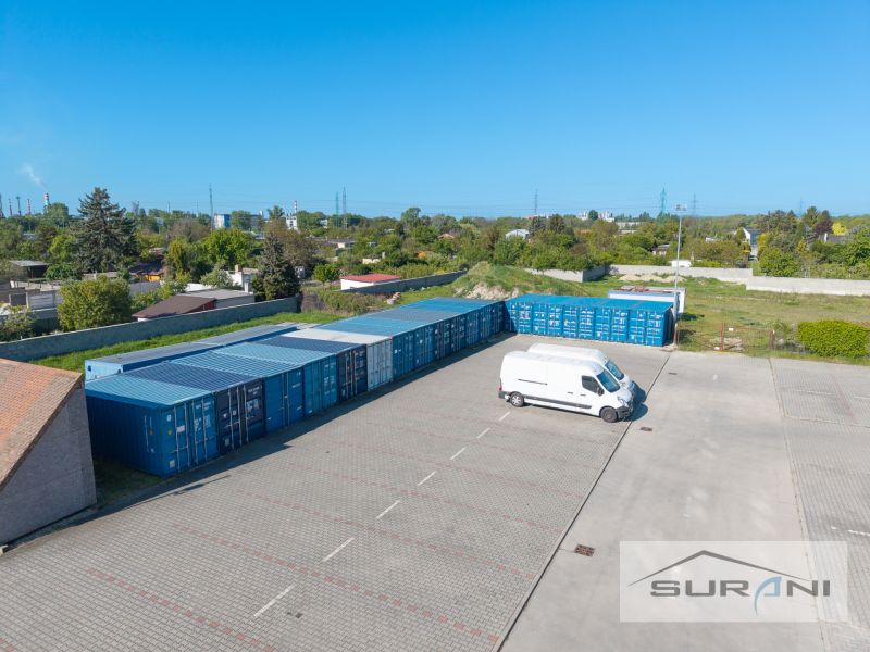 Bez provízie RK | Kancelárie | 24 m² – 46 m² | parkovanie | Svornosti - Parkovisko s dodávkou a kontajnermi v Bratislava - Podunajské Biskupice na ulici Svornosti.
