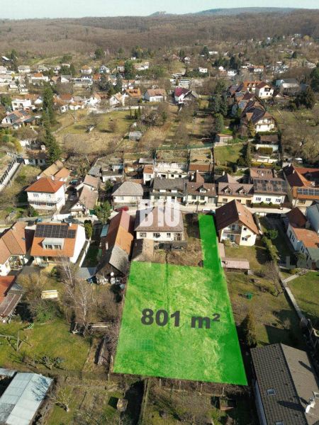 STAVEBNÝ POZEMOK | Marianka - Záber na pozemok na bývanie s rozlohou 801 m² v Marianke.