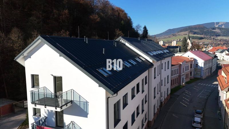 VÝNIMOČNÁ INVESTIČNÁ PRÍLEŽITOSŤ! ADMINISTRATÍVNY PRIESTOR (127,87 m²) - Kancelárske budovy na ulici Matúškova v Dolnom Kubíne obklopené horskou scenériou.
