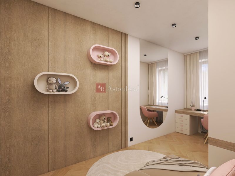 VEĽKORYSÝ 2i byt s rozlohou 76 m² v atraktívnej lokalite- Staré mesto - Detská izba v 2-izbovom byte s dreveným dekorom a poličkami na stene.