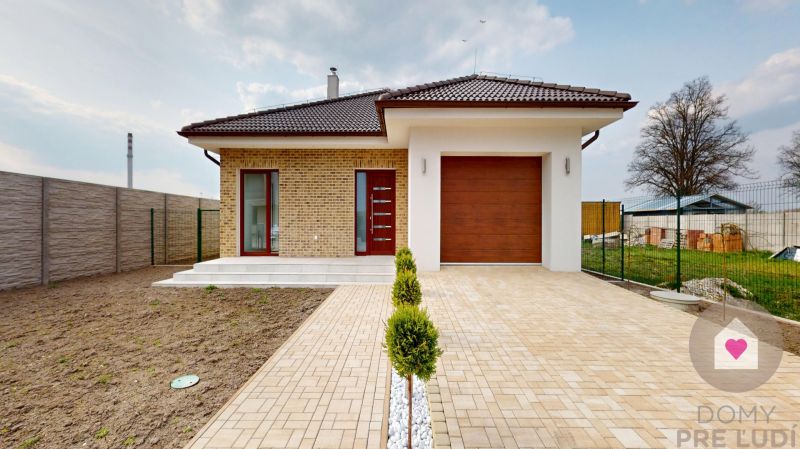 DUNAJSKÁ STREDA- 4i moderná novostavba RD s tep. čerpadlom + garážou - Rodinný dom na Ul. Vojvodcu Arpáda v Dunajskej Strede s garážou a záhradkou.