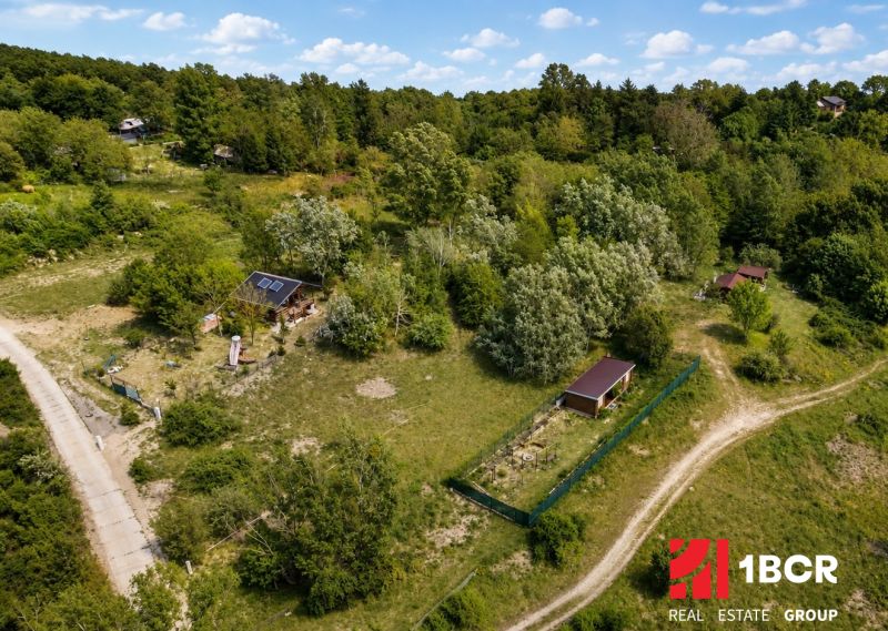 1.BCR | SLNEČNÝ STAVEBNÝ POZEMOK S ELEKTRINOU V LAMAČI