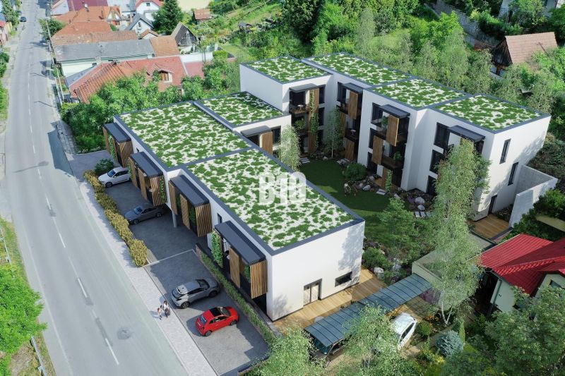 VILADOMY BUDATÍN - 3 IZBOVÝ BYT 125m2, A1 - Zeleň na strechách bytového komplexu na ulici Dolná v Žiline.