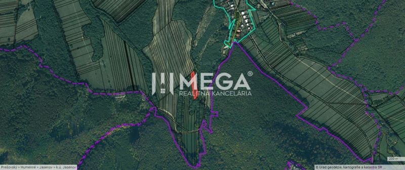 Predaj investičného pozemku v obci Jasenov - Letecká mapa so zvýrazneným pozemkom v oblasti Jasenov, ulica Jasenov, Zvláštne nehnuteľnosti.