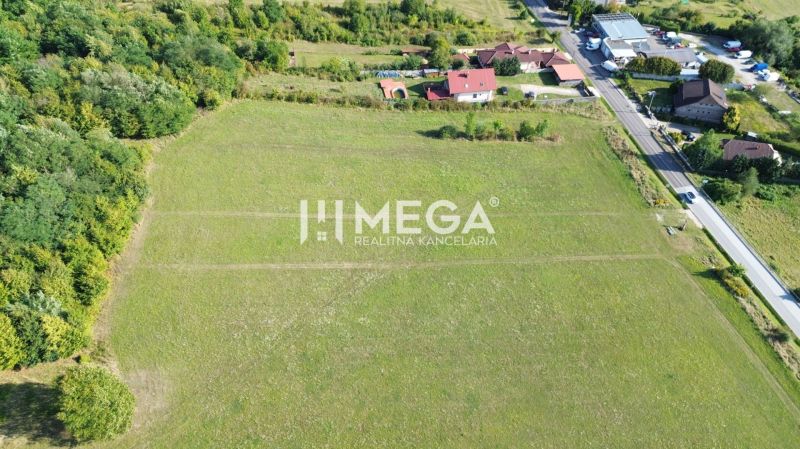 Predaj pozemku na bývanie, Brestovská, Brestovská, Humenné - Lúka pri Brestovskej ulici v Humennom vhodná pre pozemky - bývanie.