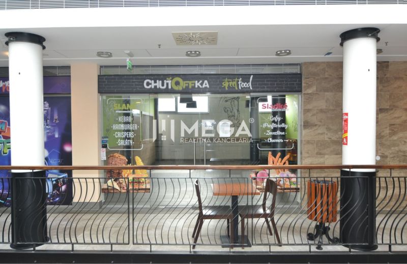NA PRENÁJOM TOP GASTRO PRIESTOR NA PRENÁJOM – BEZ DEPOZITU - Obchodné priestory s reklamou street foodu v nákupnom centre.