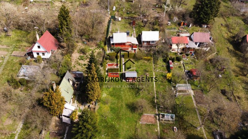 PREDAJ Rekreačná chata so záhradkou, Suchá Dolina, Košice-Sever - Letecký pohľad na chaty a záhrady na Kavečianskej ceste, Košice - mestská časť Sever.