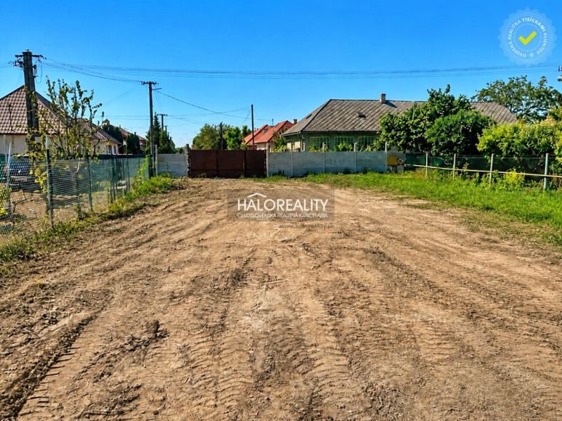 Predaj, pozemok pre rodinný dom 341 m2 Jur nad Hro...
