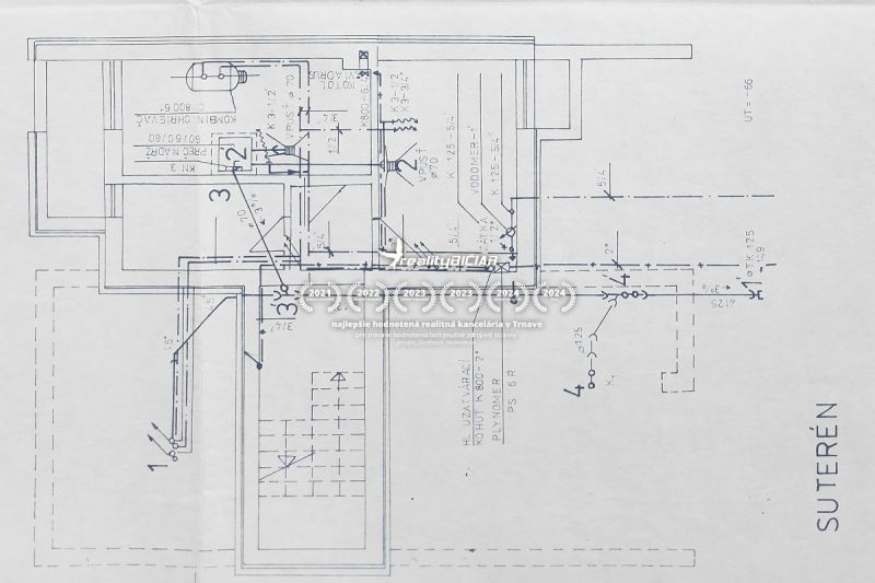6-izbový rodinný dom v obci Biely Kostol - Pôdorys suterénu rodinného domu s technickými detailmi a rozmermi miestností.