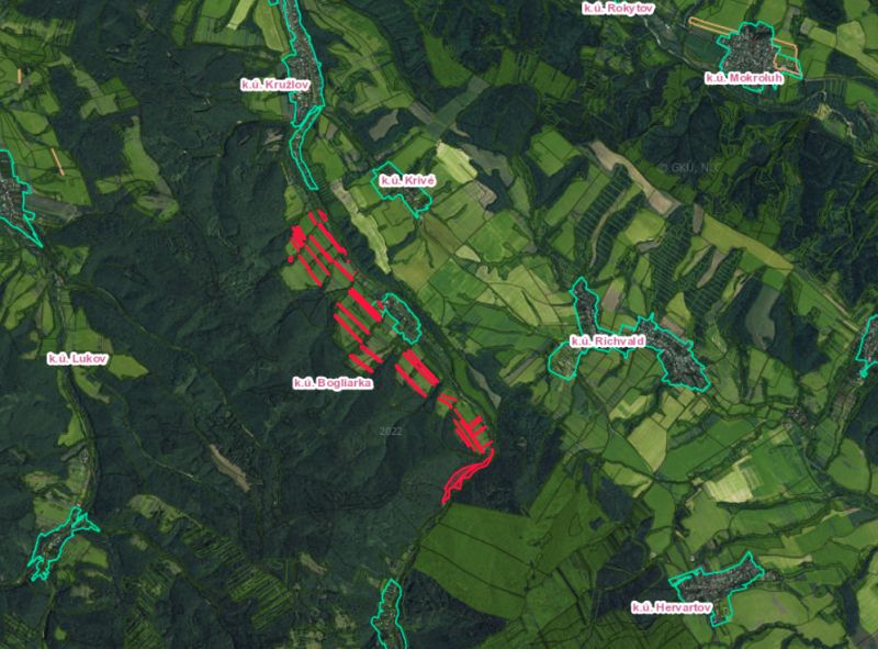 Bogliarka – 56.200 m2 ORNÁ PÔDA - Letecký pohľad na poľnohospodárske a lesné pozemky okolo Bogliarky.