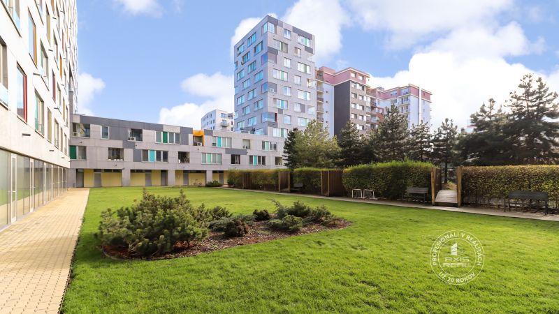 LUXUSNÝ 3-izb.byt, NOVOSTAVBA OCTOPUS, Mraziarenská ul. - V Bratislave na Mraziarenskej ulici sa nachádza zelené nádvorie obklopené bytovými domami.