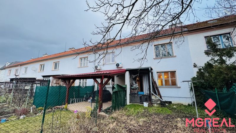Na predaj 3 i byt so záhradou v Partizánskom – centrum - Radový dom so záhradou na Rudolfa Jašíka v Partizánskom pre 3-izbový byt.