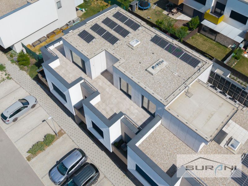 Nový 3-izbový byt 82 m² | Terasa 97 m² | Mesačná ulica | Hviezdoslavov - Záber na strechu 3-izbového bytu na Mesačnej ulici v Hviezdoslavove.