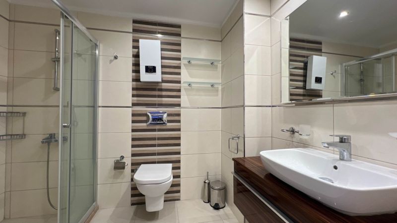 Exkluzívne na predaj Mezonetový apartmán Turecko- Side A205ZL - Kúpeľňa so sprchovým kútom, umývadlom a toaletou, Zvláštne nehnuteľnosti.