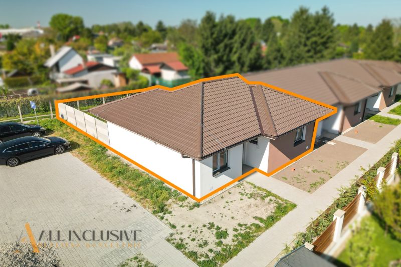 Na predaj 3-izb. rod. dom – časť dvojdomu, Dun. Streda - Rodinný dom na Ovocnom sade v Dunajskej Strede s upravenou záhradou a parkoviskom.