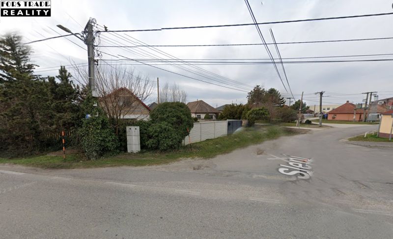 Predám pozemok v Mostovej - 2244m2  - Pribytok na ulici Orechová s pozemky - bývanie, obklopený zeleňou, elektrické vedenia.