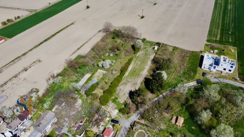 Priestor pre váš vysnívaný domov – pozemok 1114 m² - Horné Topoľníky - Letecký pohľad na pozemky - bývanie v Topoľníkoch, s okolím.