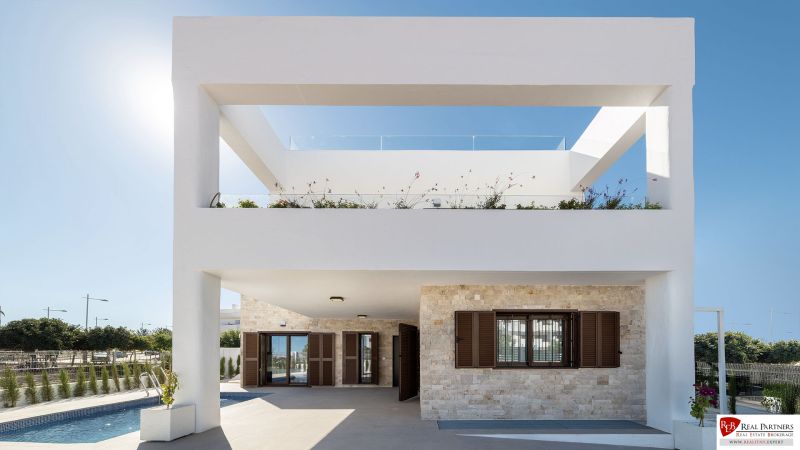 Predaj 2-izbového bytu, Almería, Španielsko - 2-izbový byt v Pulpí s bazénom, terasou a modernou architektúrou.