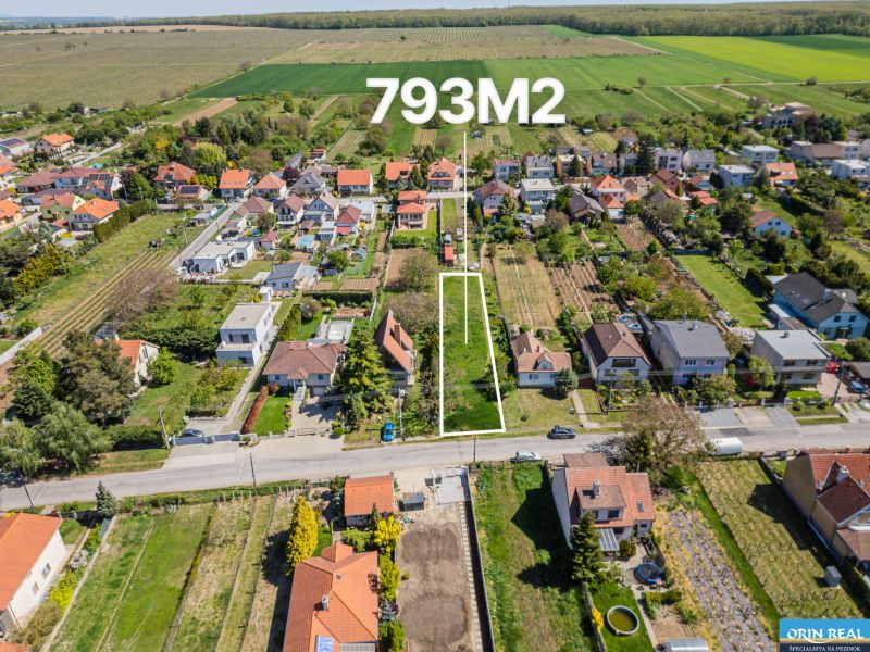 NA PREDAJ STAVEBNÝ POZEMOK VO VINIČNOM - Pozemok na Nová ulici vo Viničnom určený na bývanie, veľkosť 793 m².