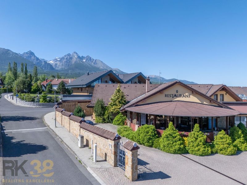 NA PREDAJ: Zabehnutý hotel Amália s wellnesom v srdci Vysokých Tatier - Reštaurácia a penzión v Novej Lesnej s výhľadom na Vysoké Tatry.