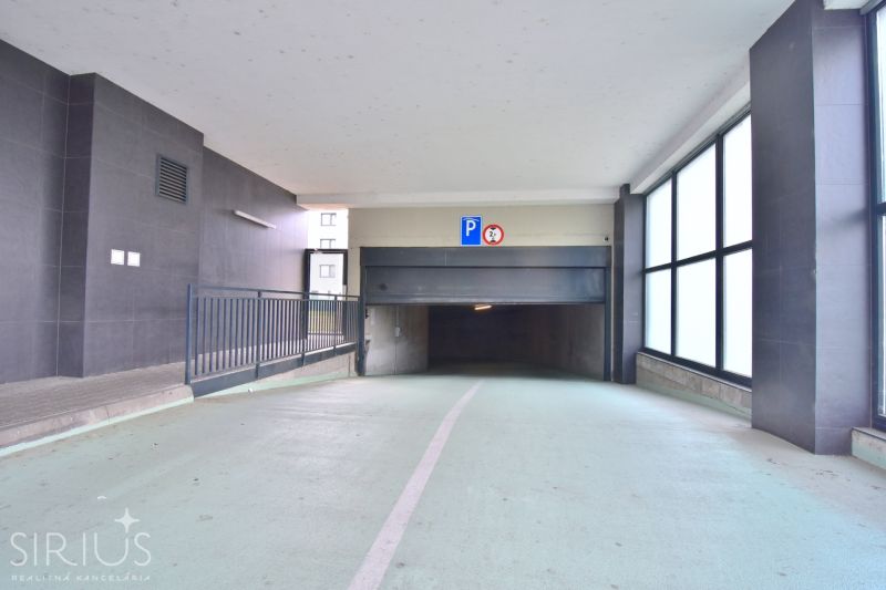 UZBECKÁ, parkovacie miesto v garáži, novostavba Oppidum - Garáže s prístupovou cestou a rampou na Uzbeckej ulici v Bratislave - Podunajských Biskupiciach.
