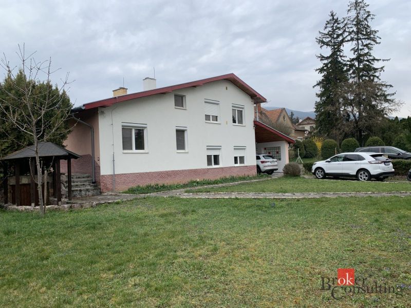 Výnimočná rezidencia s exkluzívnym 15, 5-árovým pozemkom na Zobore, Nit