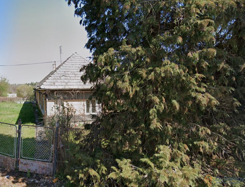 NA PREDAJ STAVEBNÝ POZEMOK S MOŽNOSŤOU VÝSTAVBY RD, MALÉ KRŠKANY