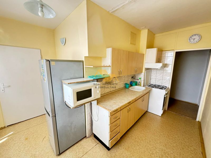 Exkluzívne! Predám 2 izbový byt s veľkým balkónom v Nových Zámkoch