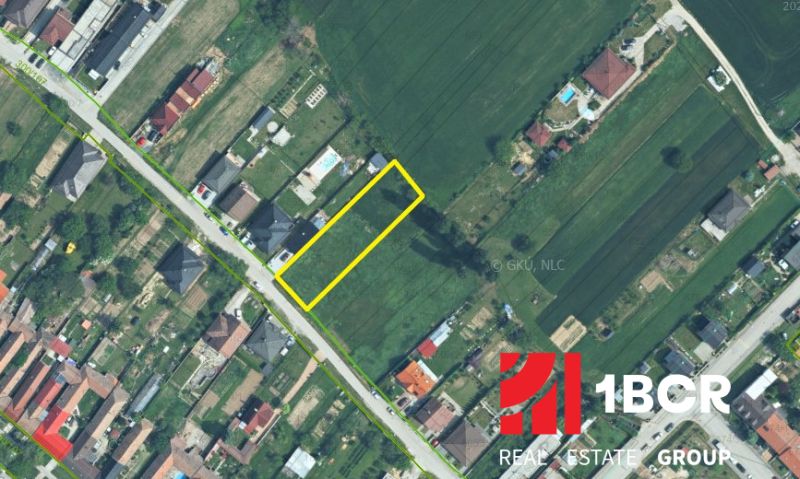 VEĽKÝ STAVEBNÝ POZEMOK NA 1 ALEBO 2 RD, RUŽINDOL