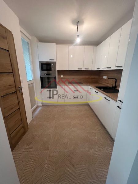Kompletne prerobený 3i byt na Medenej ul., balkón, loggia
