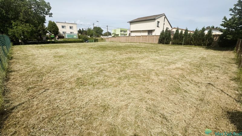 Stavať môžete prakticky okamžite, 728 m², stavebné povolenie + projekt