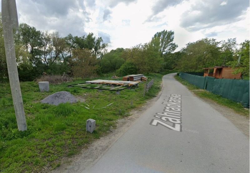 Pozemok 1160m2, Nižná Hutka, ul. Záhradkárská - Pozemky - bývanie v Nižnej Hutke na Zahradkárskej ulici obklopené prírodou.