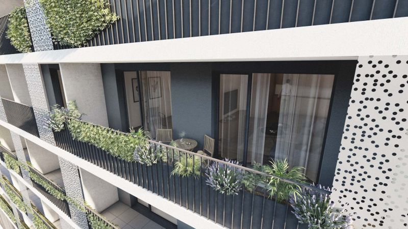 Prenájom nový 2-izbový byt -49m² Žilina-Vlčince, EUROTERRACE - Balkón 2-izbového bytu v Žiline so zeleňou a exteriérovým sedením.