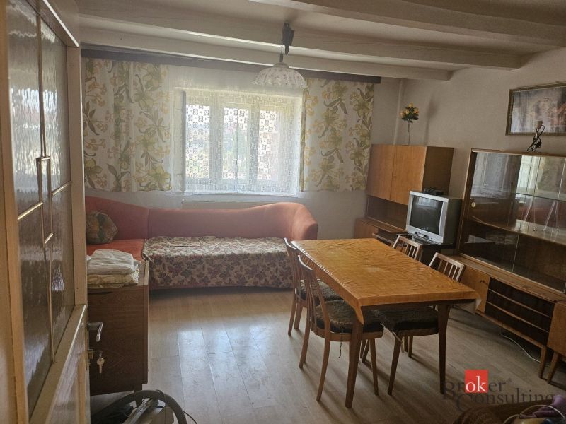 Ponúkame na predaj útulný 3i rodinný dom s dvoma bytovými jednotkami