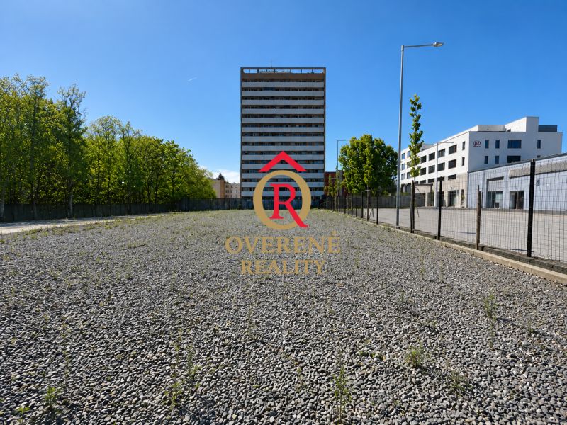 Pozemok s právoplatnými povoleniami 1 485 m² - Bratislava, Dúbravka