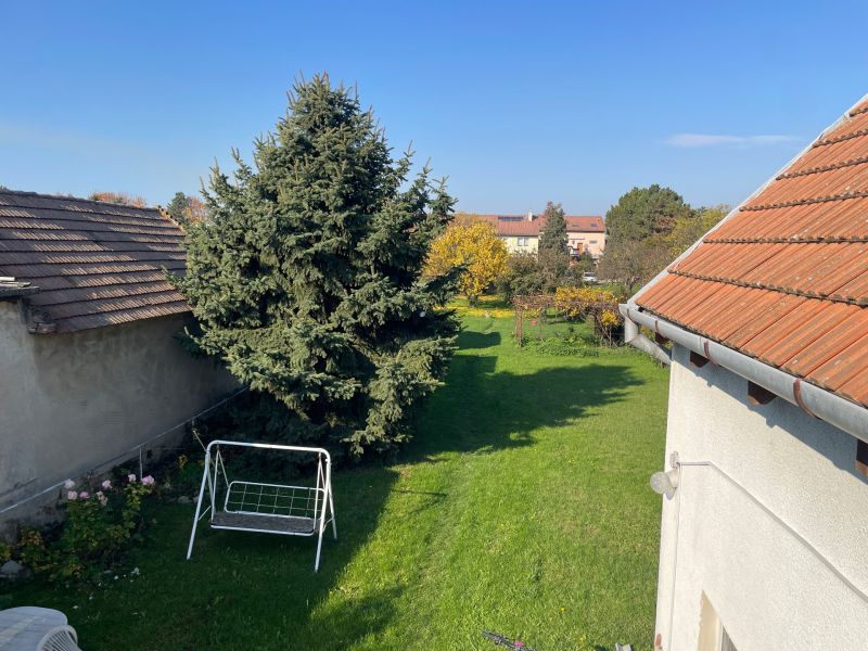 - Pozemok 1104m2 s rodinným domom, Okružná ulica