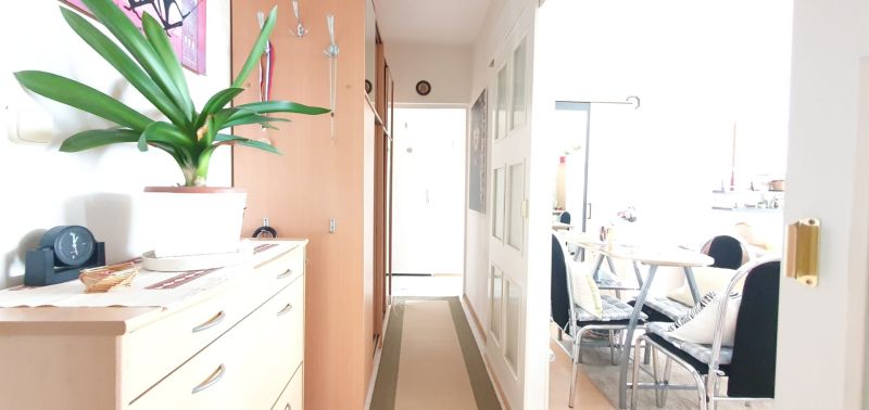 Na predaj priestranný 1-izbový byt po kompletnej rekonštrukcii s loggi